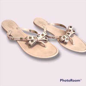 Valentino jelly pool slides